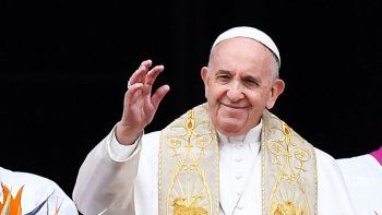 francisco expreso su tristeza por atentados en sri lanka y reclamo por crisis en venezuela