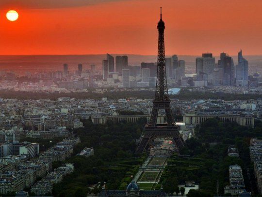 Francia puso fin a mediados de mayo a casi dos meses de un estricto confinamiento durante el cual se logró contener el avance de virus, tras más de 31.000 víctimas.