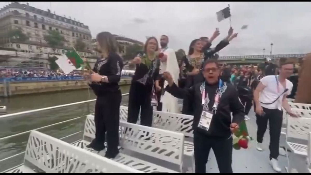 La delegazione algerina ha ricordato il massacro di Parigi