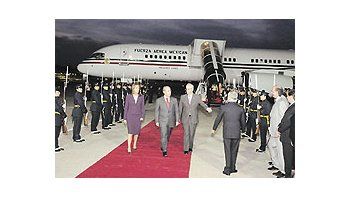 ámbito.com | Llegó anoche a Buenos Aires el presidente mexicano, Felipe Calderón. Hoy se reúne conCristina de Kirchner y conocerá el mural de Siqueiros.