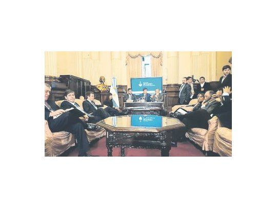 Reunión. La Comisión Bicameral Permanente de Trámite Legislativo que preside Luis Naidenoff (UCR) buscará dictaminar sobre DNU.