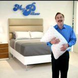 El empresario creador de My Pillow pasó de ganar millones a perderlo todo en pocos años. El empresario creador de My Pillow pasó de ganar millones a perderlo todo en pocos años.