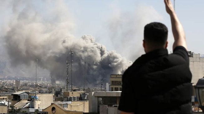 Irán descarta negociaciones de paz con EEUU.