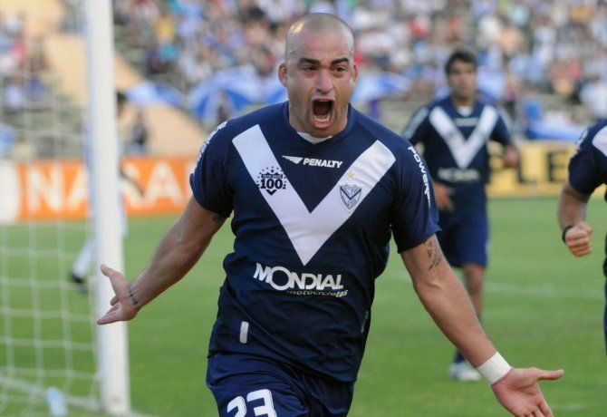 El delantero, pese a su enorme nivel, jamás fue convocado para defender a la Selección de Uruguay. El delantero, pese a su enorme nivel, jamás fue convocado para defender a la Selección de Uruguay.