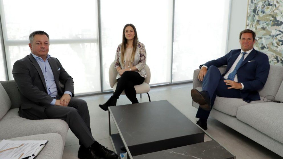 El director general de Providencia Seguros, Lisandro López y el gerente general de Afianzadora Latinoamericana, Mariano Nimo en el primer panel.