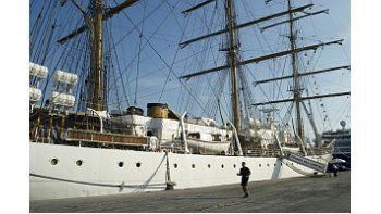 La nave está retenida desde el 2 de octubre por un planteo de un fondo buitre.