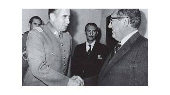 Kissinger era la persona responsable de ayudar económica y militarmente a Augusto Pinochet