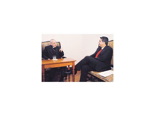 El papa Francisco, cuando aún era el cardenal Jorge Bergoglio, reunido con el gobernador Capitanich, en el Chaco, el 25 de marzo de 2010.
