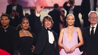 Tom Cruise junto a parte del elenco de Misión Imposible: Sentencia Final.