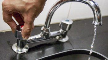 AySA enfatizó el pedido de lavarse las manos como uno de los métodos más eficaces de prevención contra el coronavirus.