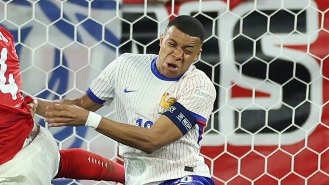 Kylian Mbappé sufrió una lesión en el debut de la Eurocopa.