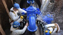 A new state company begins the privatization process.