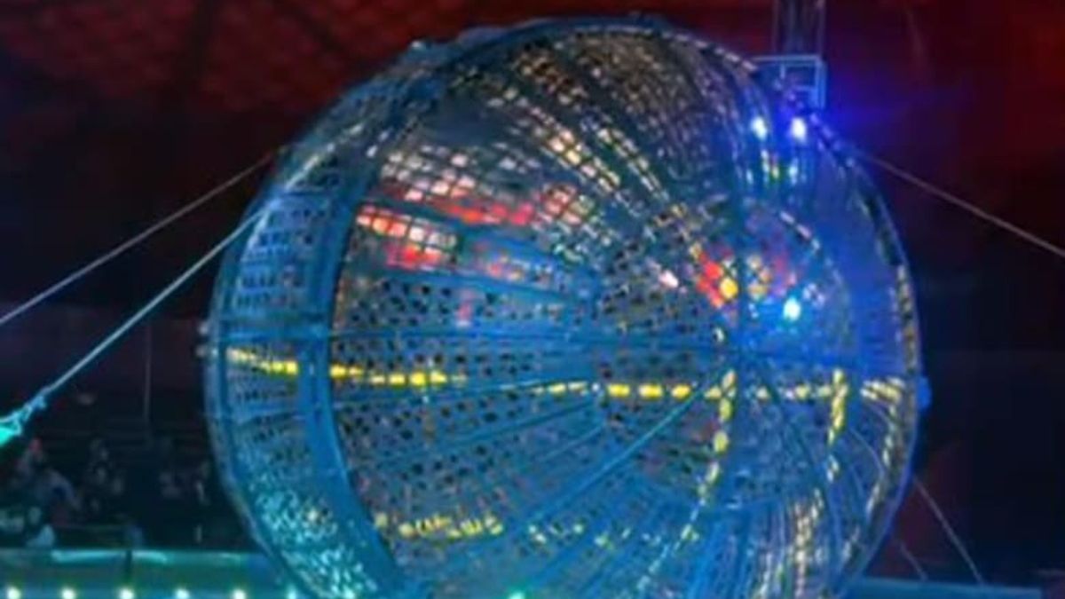 Un acróbata chileno murió durante una maniobra en el “globo de la muerte”