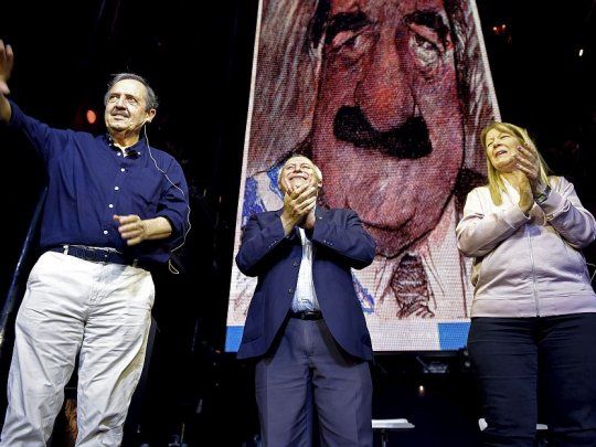 Lifschitz junto a Alfonsin y Stolbizer, durante un acto por los 35 años de la democracia.