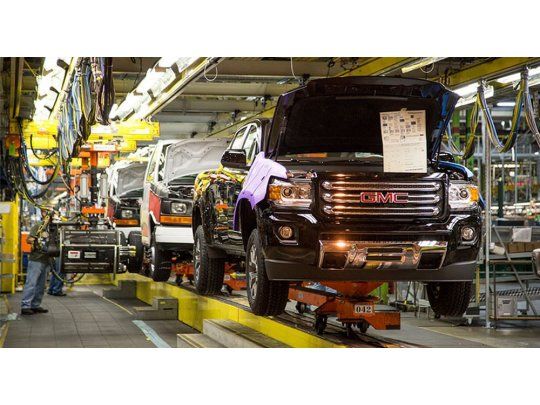 Directivos de empresas automotrices y de bebidas informaron que iniciaron la transferencia del aumento de costos hacia los consumidores.