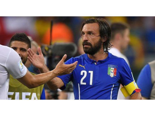 Andrea Pirlo dejará de jugar al fútbol profesional a fin de año.