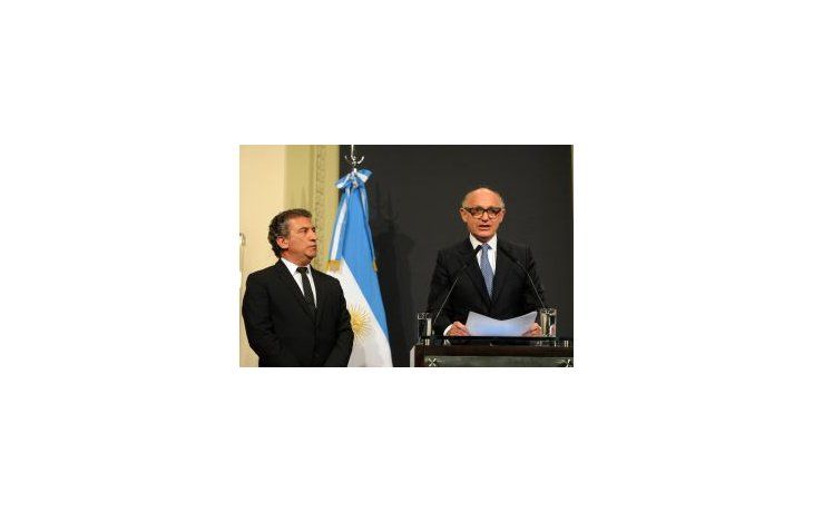 -El canciller Héctor Timerman anunció junto al gobernador de Entre Ríos, Sergio Urribarri.