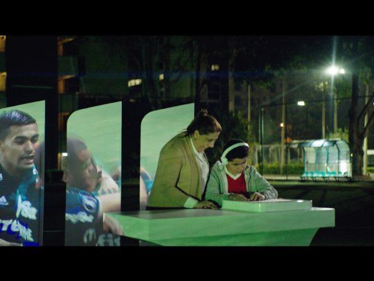 Fieeld permite a los invidentes seguir el fútbol como nunca antes.