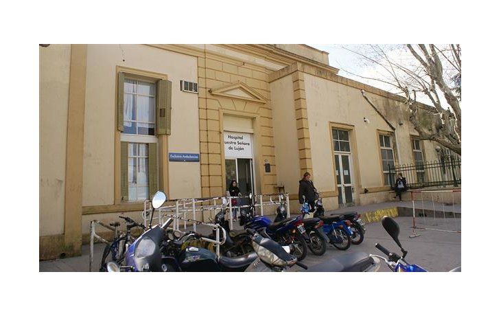 En la puerta del lugar se le pide el documento a los pacientes y no se les brinda atención si no están domiciliados en la localidad.