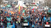 masivo tractorazo en madrid contra el precio del combustible