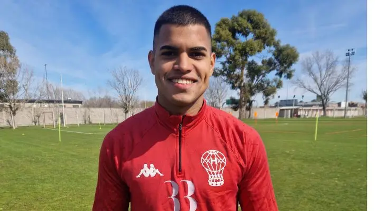 FIFA inhibited Huracán and will not be able to make signings until his debt is paid