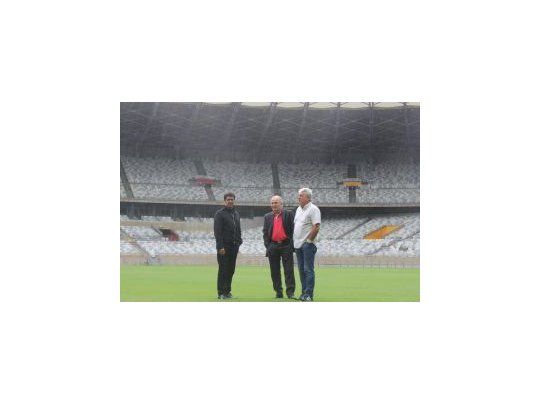 Sabella y Crespi en el estadio de Belo Horizonte. (Foto @Belo2014).
