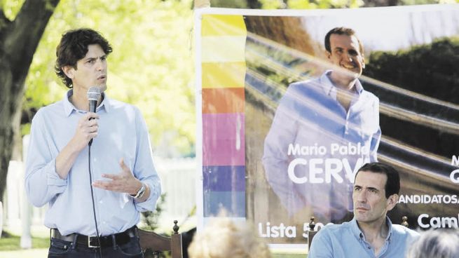Campaña. Martín Lousteau ayer en la provincia de Neuquén adonde fue a apoyar a los candidatos de la lista que encabeza Pablo Cervi.