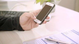 Una tecnología capaz de leer entre líneas convierte cada llamada en una oportunidad para frenar delitos antes de que tomen forma. Una tecnología capaz de leer entre líneas convierte cada llamada en una oportunidad para frenar delitos antes de que tomen forma.