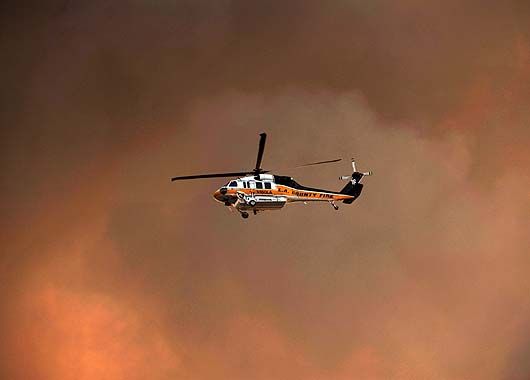 Un incendio consumió parte de los estudios Universal en California (foto 6)
