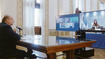 Giro. Perotti acordó con Raverta la transferencia de $6.700 millones en siete cuotas para compensar el déficit previsional de la caja de jubilaciones provincial por el ejercicio 2019.