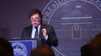 Javier Milei define detalles de la ley omnibus que enviará al Congreso para desregular la economía y reformar el Estado.&nbsp;
