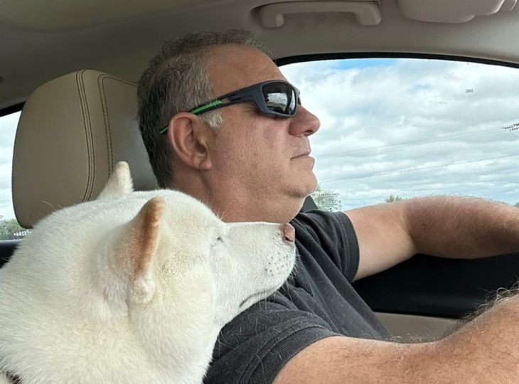 El Registro Civil de San Rafael habilitó una hoja auxiliar para recibir las huellas de los perros sin afectar la validez legal del acta. El Registro Civil de San Rafael habilitó una hoja auxiliar para recibir las huellas de los perros sin afectar la validez legal del acta.