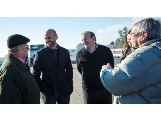 Guillermo Dietrich y Carlos Perez con Autoconvocados de la RN 8.