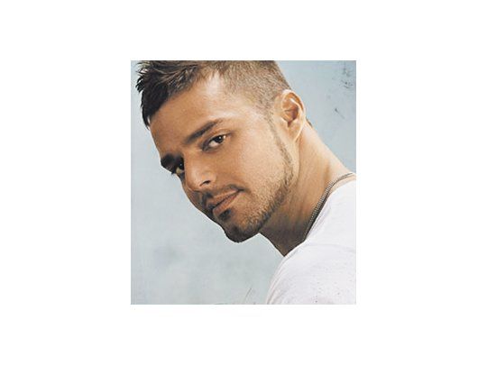 Mañana sale a la venta el nuevo disco de Ricky Martin, «Más (Música+Alma+Sexo)», y el cantante explica que «se pudo haber llamado vida, pero hay 7.500 discos que se llaman así».