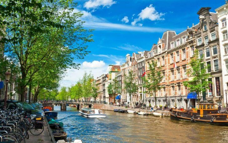 Amsterdam se clasifica como la primera entre las mejores ciudades parauna vida sana y feliz.