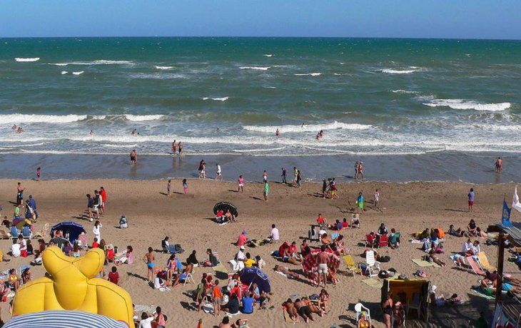 Las manchitas blancas se producen por la exposición al sol. Pueden ser tambien ocres o rosadas