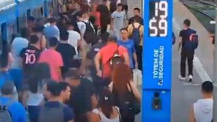 Dramático momento en la estación Burzaco por el rescate de un nene de dos años
