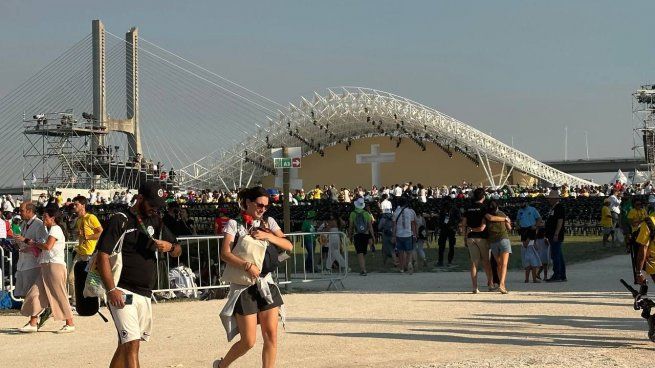 Papa Francisco en el Santuario de Fátima con 200.000 peregrinos.