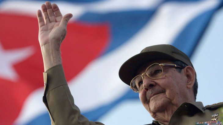 Raúl Castro tuvo un rol en la Revolución Cubana y posteriormente fue presidente. Raúl Castro tuvo un rol en la Revolución Cubana y posteriormente fue presidente.