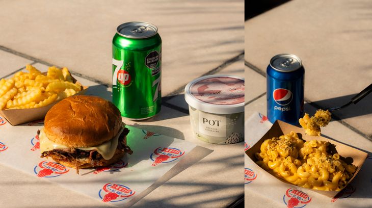 El menú para chicos incluye sándwiches, Mac & Cheese y papas crinkle, pensado para que también ellos disfruten del auténtico sabor texano.