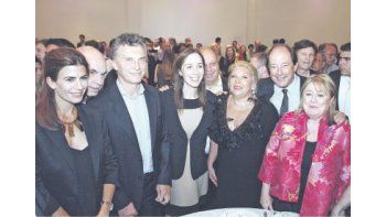 Elisa Carrió recibió anoche a Mauricio Macri, Juliana Awada, María Eugenia Vidal , Hernán Lombardi, Ernesto Sanz, Susana Malcorra y Horacio Rodríguez Larreta en la gala de fin de año de la Fundación Hanna  Harendt.