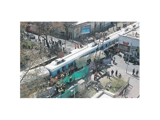 El accidentes ocurrió en 2011, cuando un colectivo de la línea 92 cruzó mal la vía y fue embestido por el tren. Allí murieron 11 personas.