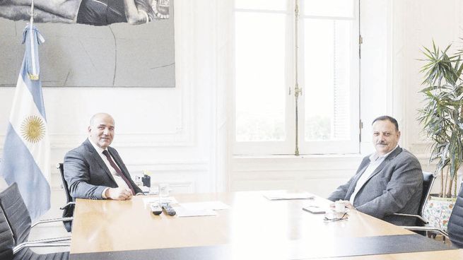 diálogo. Quintela llevó el pedido al jefe de Gabinete Manzur y también al ministro del Interior “Wado” de Pedro. También participó en la reunión con Massa y Máximo Kirchner para elevar planteos de cumbre del Norte Grande.