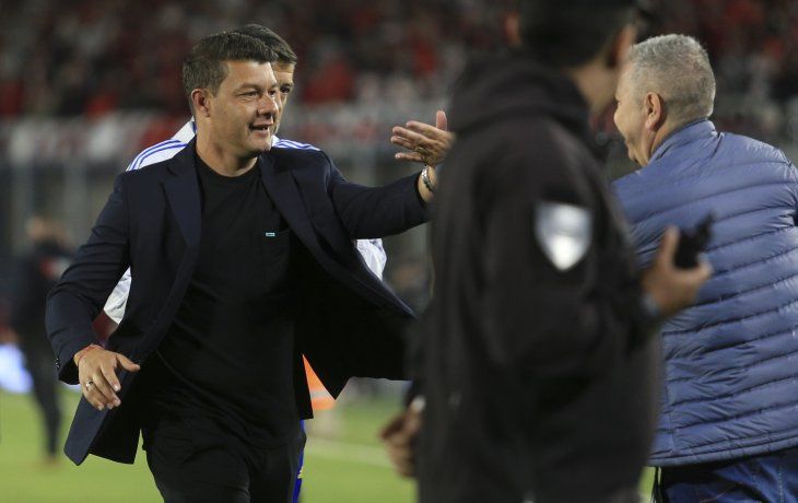 Sonríe. Battaglia seguirá dirigiendo a Boca.