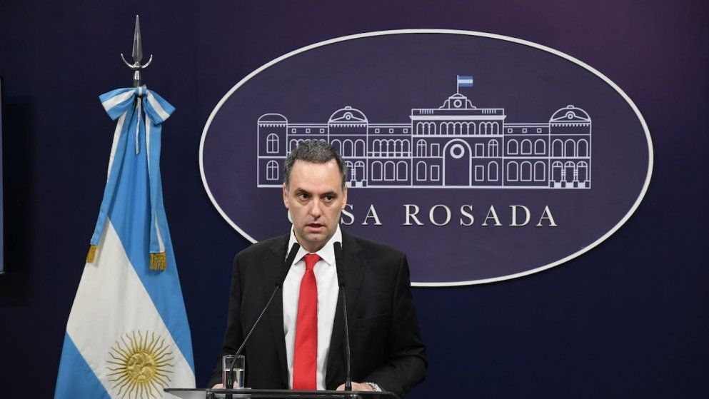Manuel Adorni le contestó a la CGT en conferencia de prensa.&nbsp;