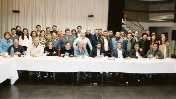 Campaña. Martiniano Molina (Quilmes), Jorge Etcheverry (Lobos), Daniel Cappelletti (Brandsen), el diputado provincia Adrián Urreli, Alex Campbell, Néstor Grindetti y Federico Salvai se reunieron en Lanús.
