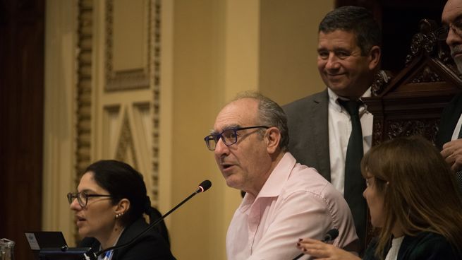 El diputado frenteamplista Gustavo Olmos pidió licencia tras ser acusado de acoso sexual.