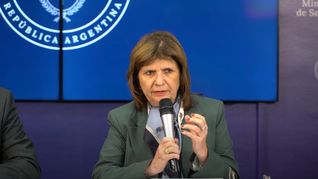 Patricia Bullrich habló tras los incidentes en la cancha de Independiente.