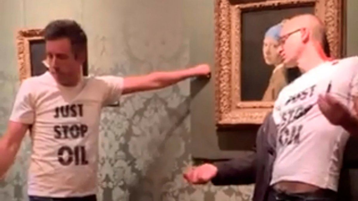 They attacked a work by Vermeer to denounce climate change
