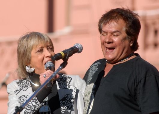 Teresa Parodi junto a Víctor Heredia